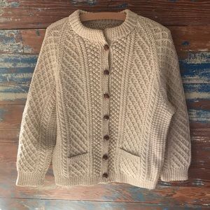 Vintage- Cozy wool sweater.